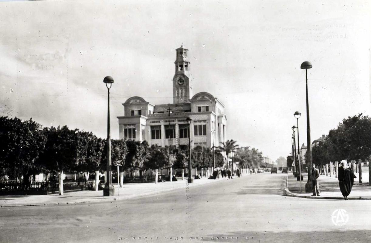 Hammam bou hadjar 522- Place Hotel de ville COLLECTION DES AMIS DE ND DE SANTA CRUZ.jpg